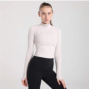 NWOT - Women's Cropped Workout Jacket 1/2 Zip Pullover Running Athletic Outwear.